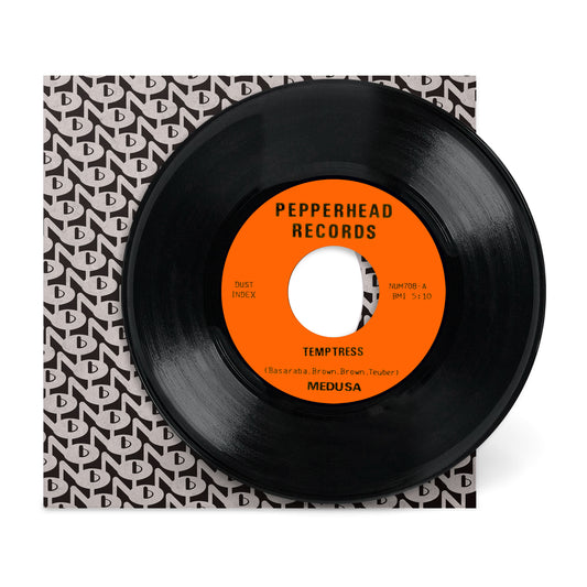 Strangulation b/w Temptress